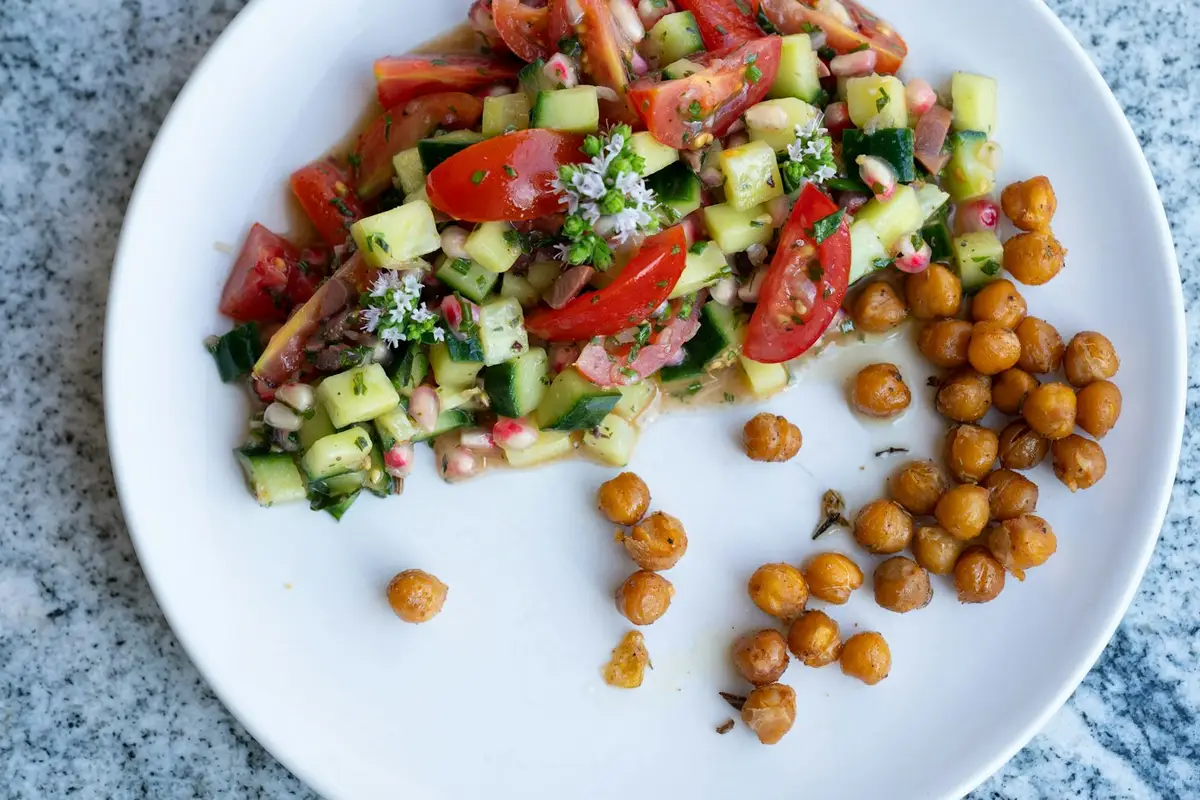 Imagem ilustrativa: bacalhau com grão-de-bico