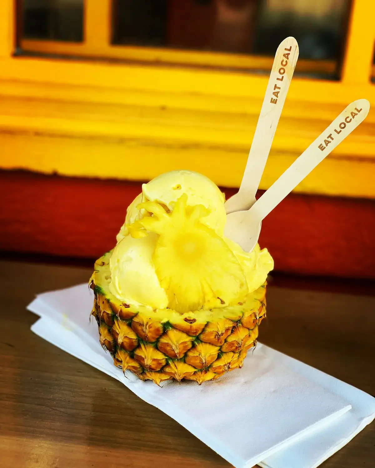 Imagem ilustrativa: sorbet de abacaxi com hortelã