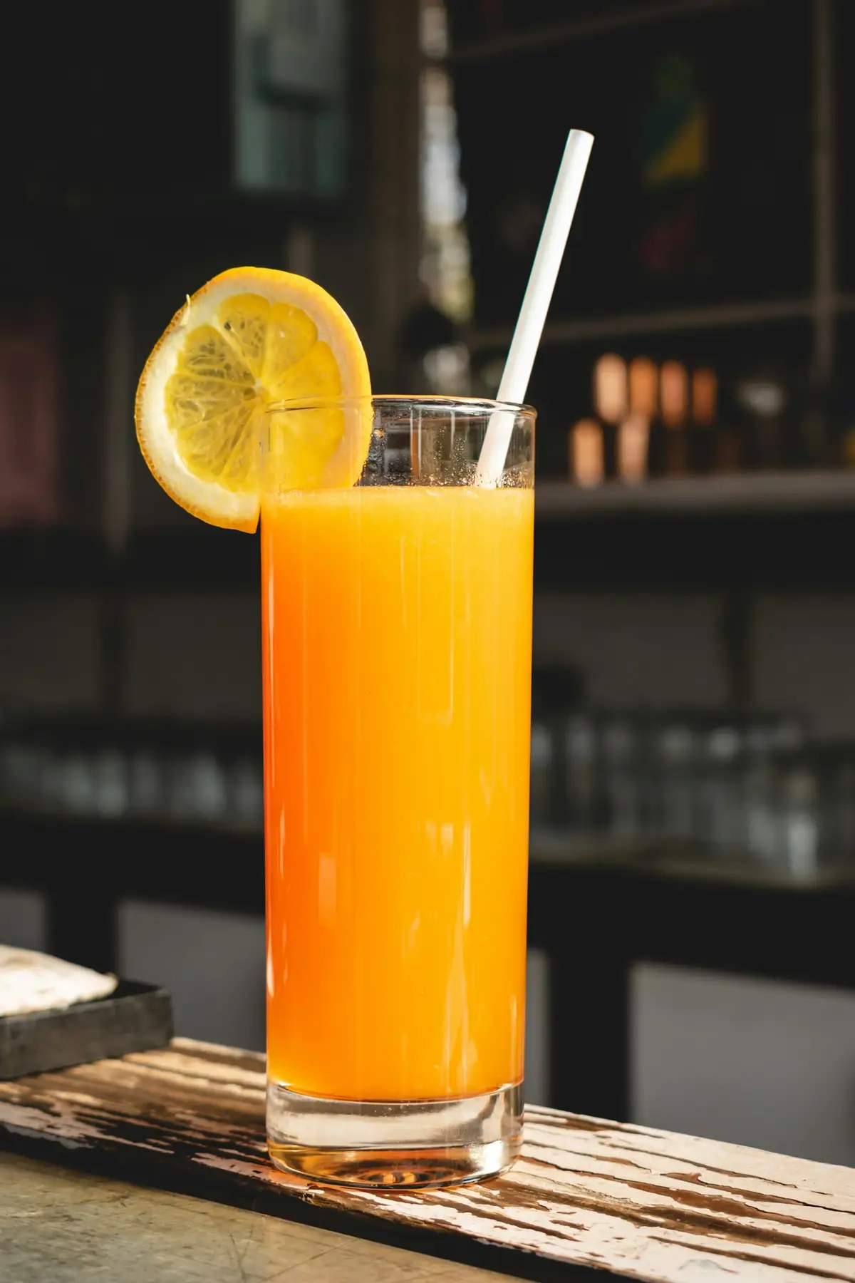 Imagem ilustrativa: suco de laranja com cenoura sem açúcar