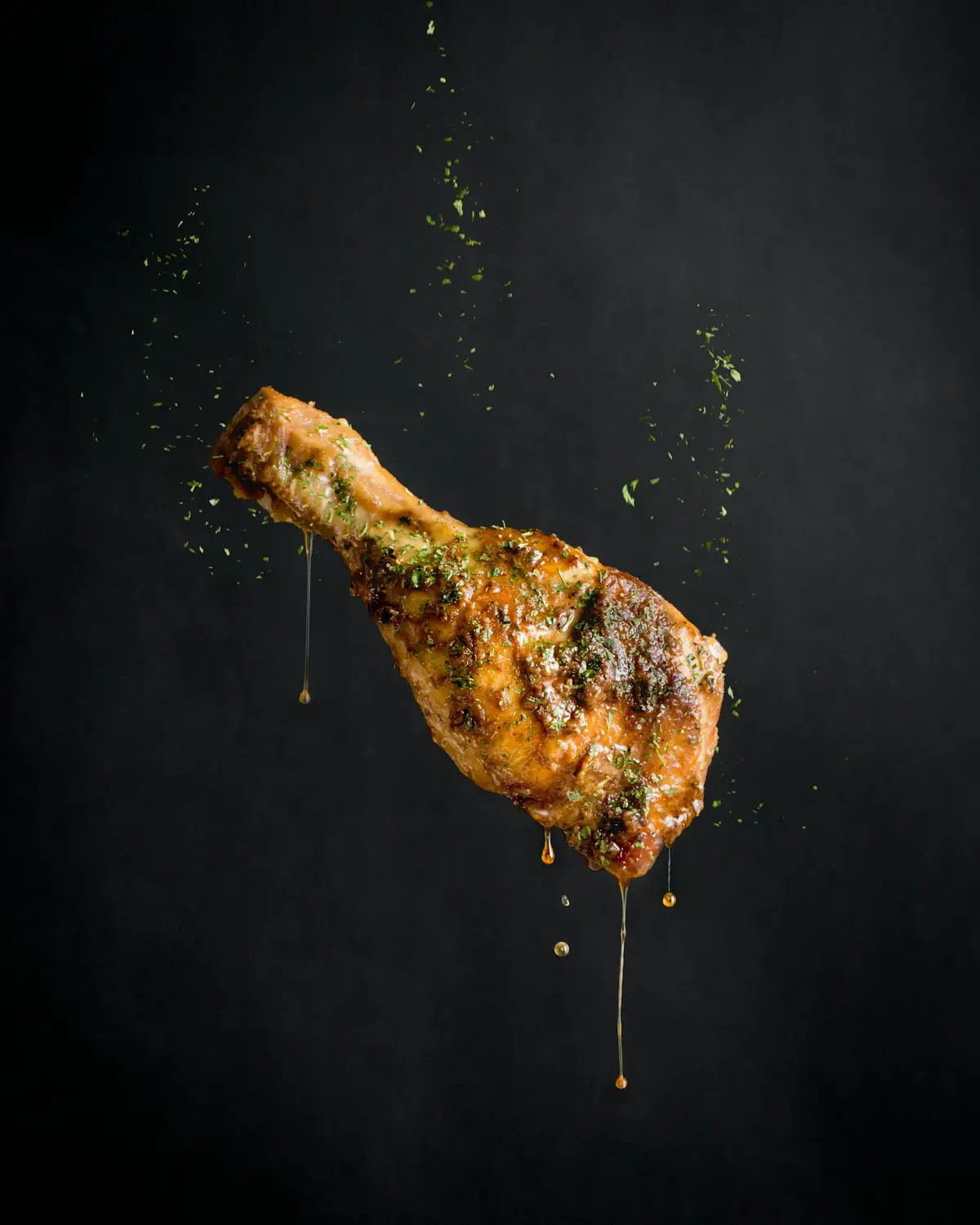 Imagem ilustrativa: coxa de frango na airfryer com limão e alho