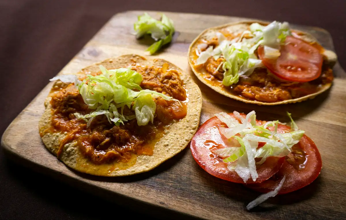 Imagem ilustrativa: tostadas de frango na airfryer