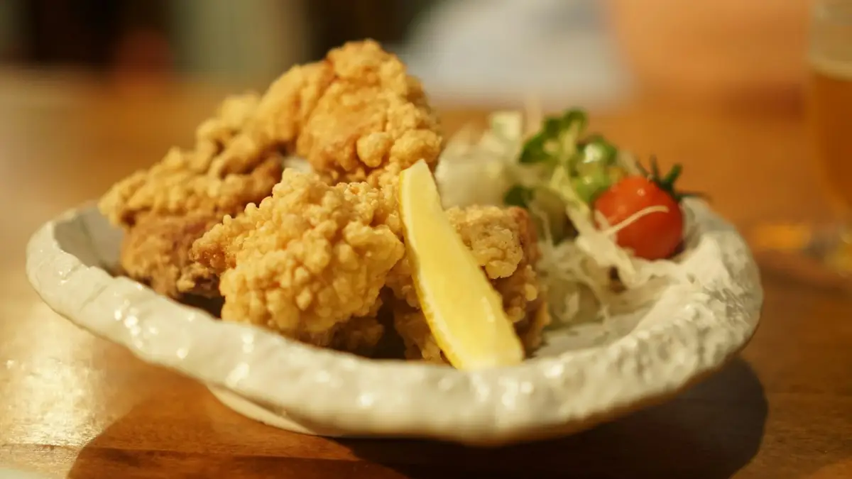 Imagem ilustrativa: frango karaage na airfryer